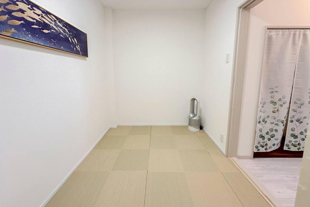 難波 梅田までアクセス良好 3階建ての一軒家を貸切 3寝室あり 最大7名様宿泊可能 Holiday home Osaka