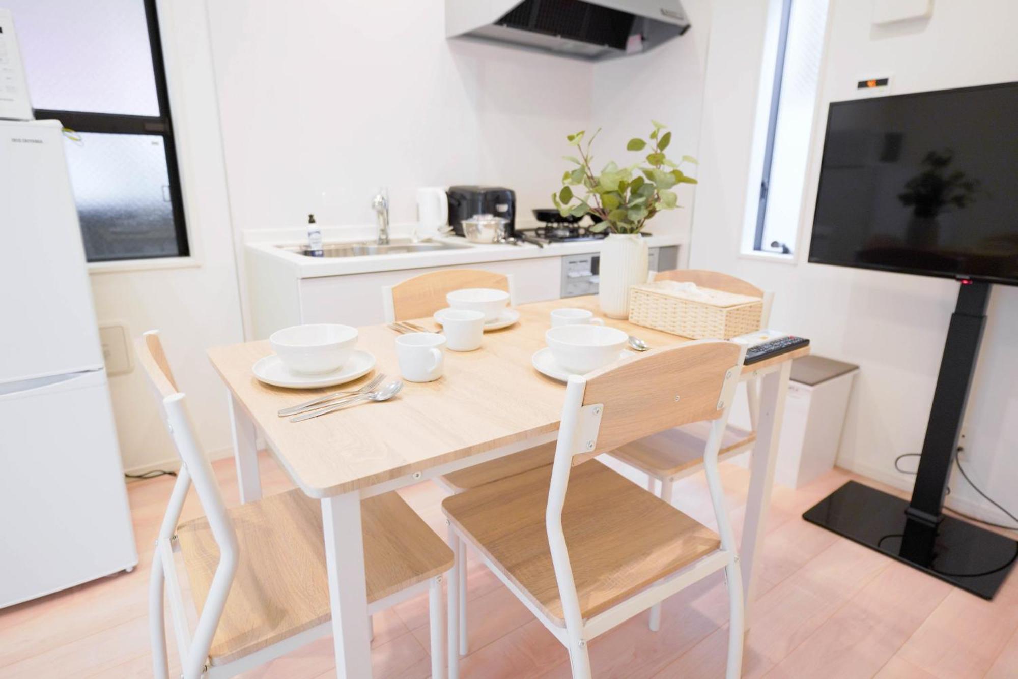 Apartment White Color New Design 5ppl Funny Play House 2ldk