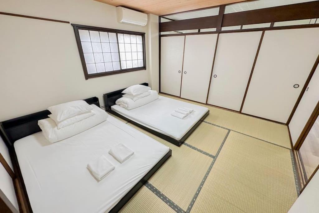Villa 今宮 Guest House! 難波まで1駅!道頓堀とusjへアクセス抜群!jr線から徒歩4分!最大16人宿泊可能!貸切4ldk