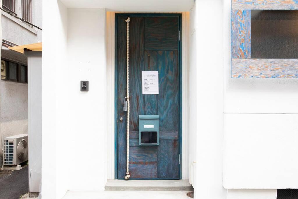 西九条 Guest House! Usjまで電車で5分!西九条駅徒歩3分!最大10人宿泊可能!デザイナーズハウス!2階建て一軒家貸切 Villa *