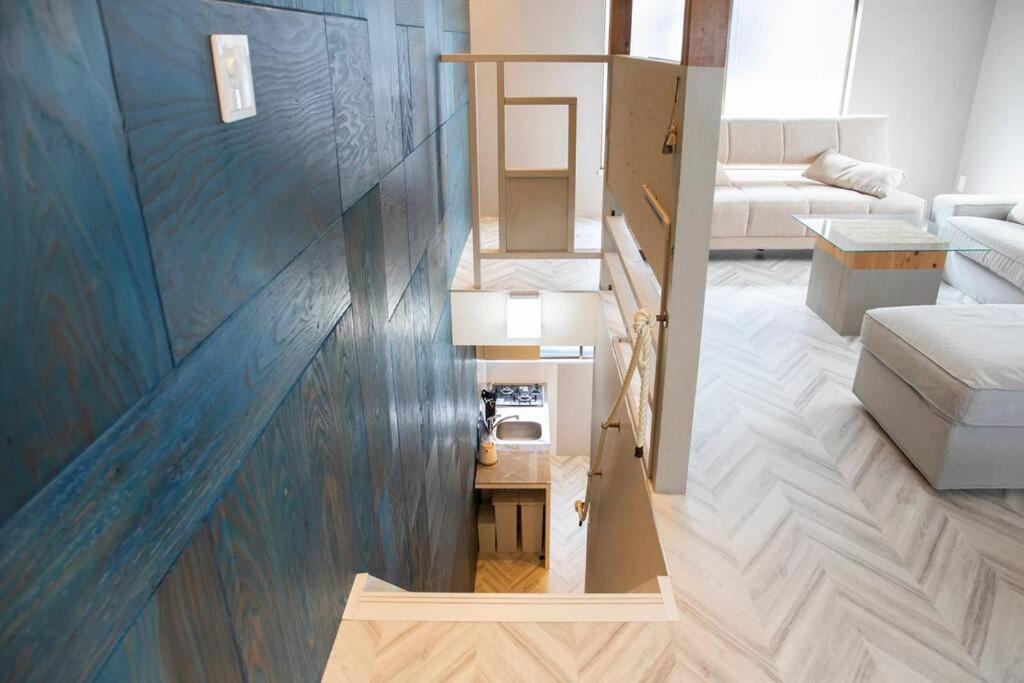 Villa 西九条 Guest House! Usjまで電車で5分!西九条駅徒歩3分!最大10人宿泊可能!デザイナーズハウス!2階建て一軒家貸切 Osaka