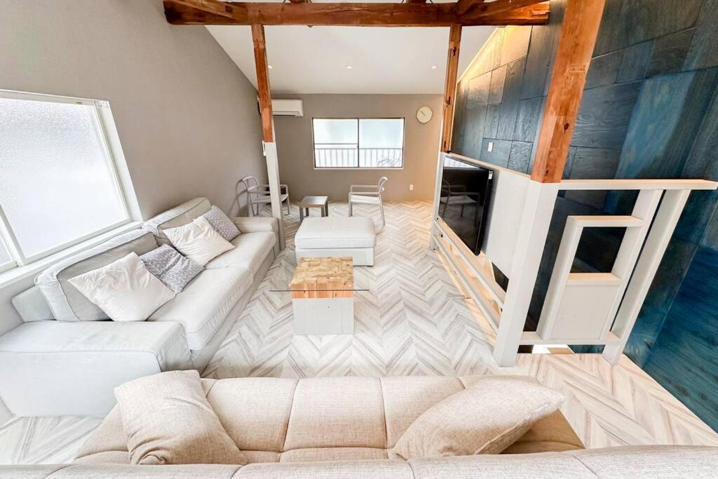 西九条 Guest House! Usjまで電車で5分!西九条駅徒歩3分!最大10人宿泊可能!デザイナーズハウス!2階建て一軒家貸切 Villa *