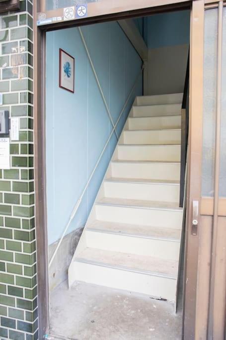 Villa 今宮 Guest House! 難波まで1駅!道頓堀とusjへアクセス抜群!jr線から徒歩4分!最大16人宿泊可能!貸切4ldk