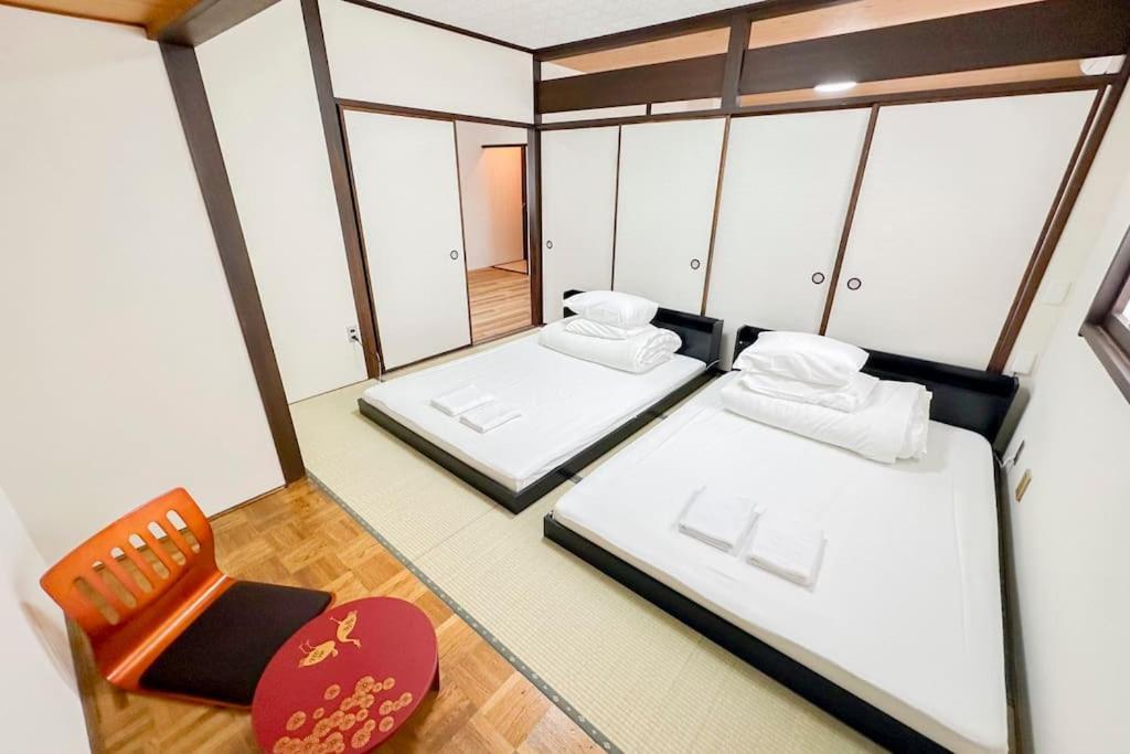 Villa 今宮 Guest House! 難波まで1駅!道頓堀とusjへアクセス抜群!jr線から徒歩4分!最大16人宿泊可能!貸切4ldk Osaka