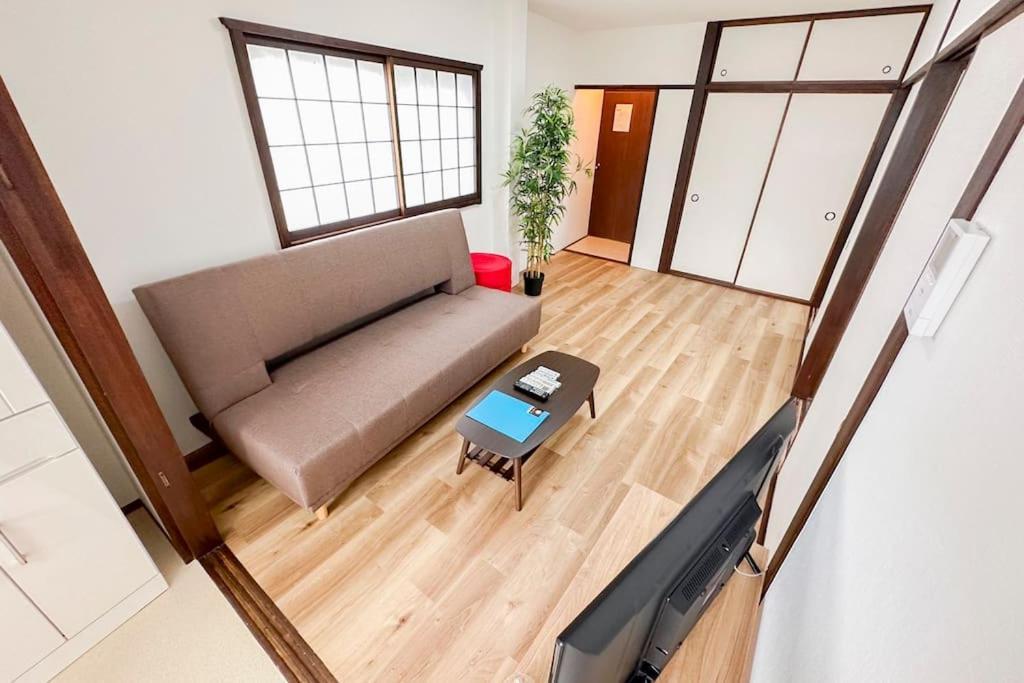 今宮 Guest House! 難波まで1駅!道頓堀とusjへアクセス抜群!jr線から徒歩4分!最大16人宿泊可能!貸切4ldk