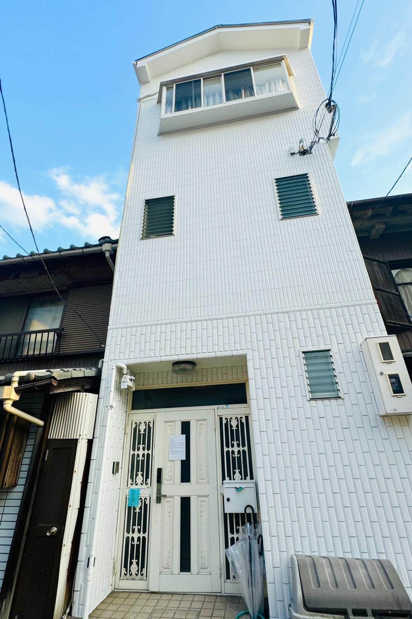 白桜 天下茶屋 難波南 3部屋 浴室2つもあり 貸切 静か Holiday home Osaka