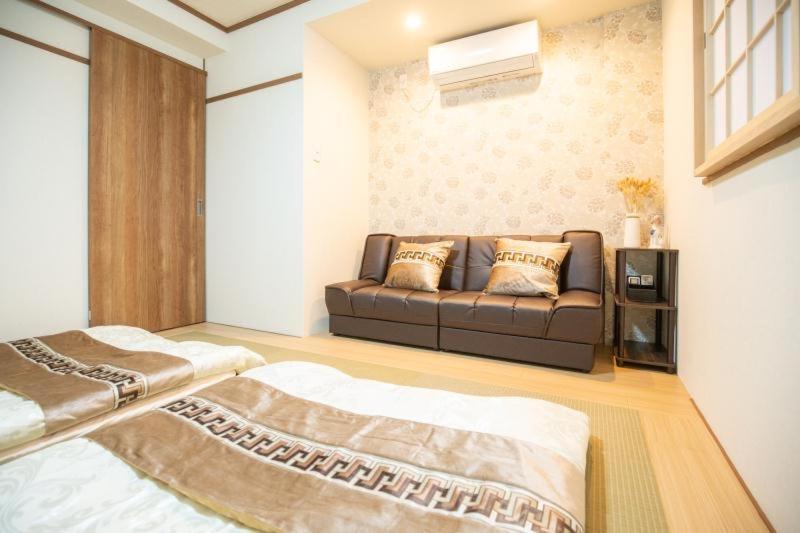 Apartment 日本橋车站7号出口零距离三室一厅日式电梯公寓房道顿堀黑门市场徒步2分钟