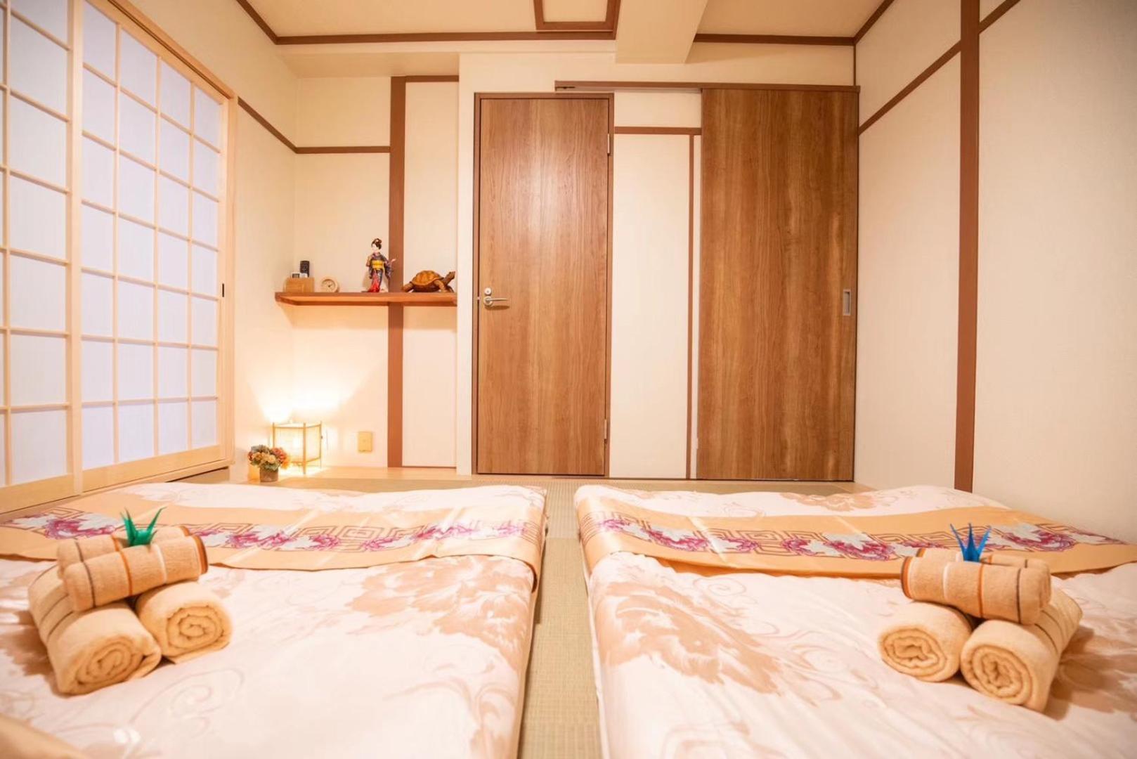 Apartment 日本橋车站7号出口零距离三室一厅日式电梯公寓房道顿堀黑门市场徒步2分钟 *