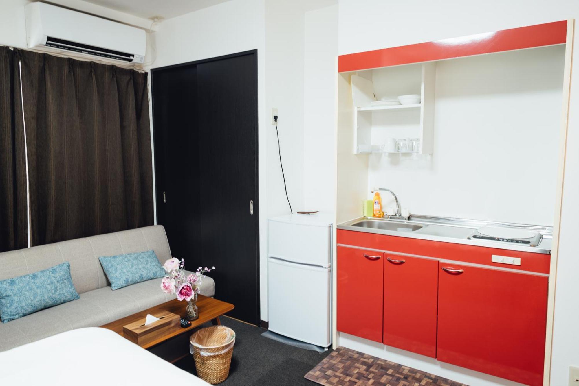 Royal Heights Sakuragawa Apartment *