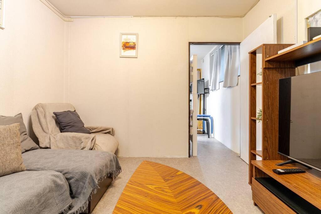 Smart House 72 Tsuruhashi Apartment *