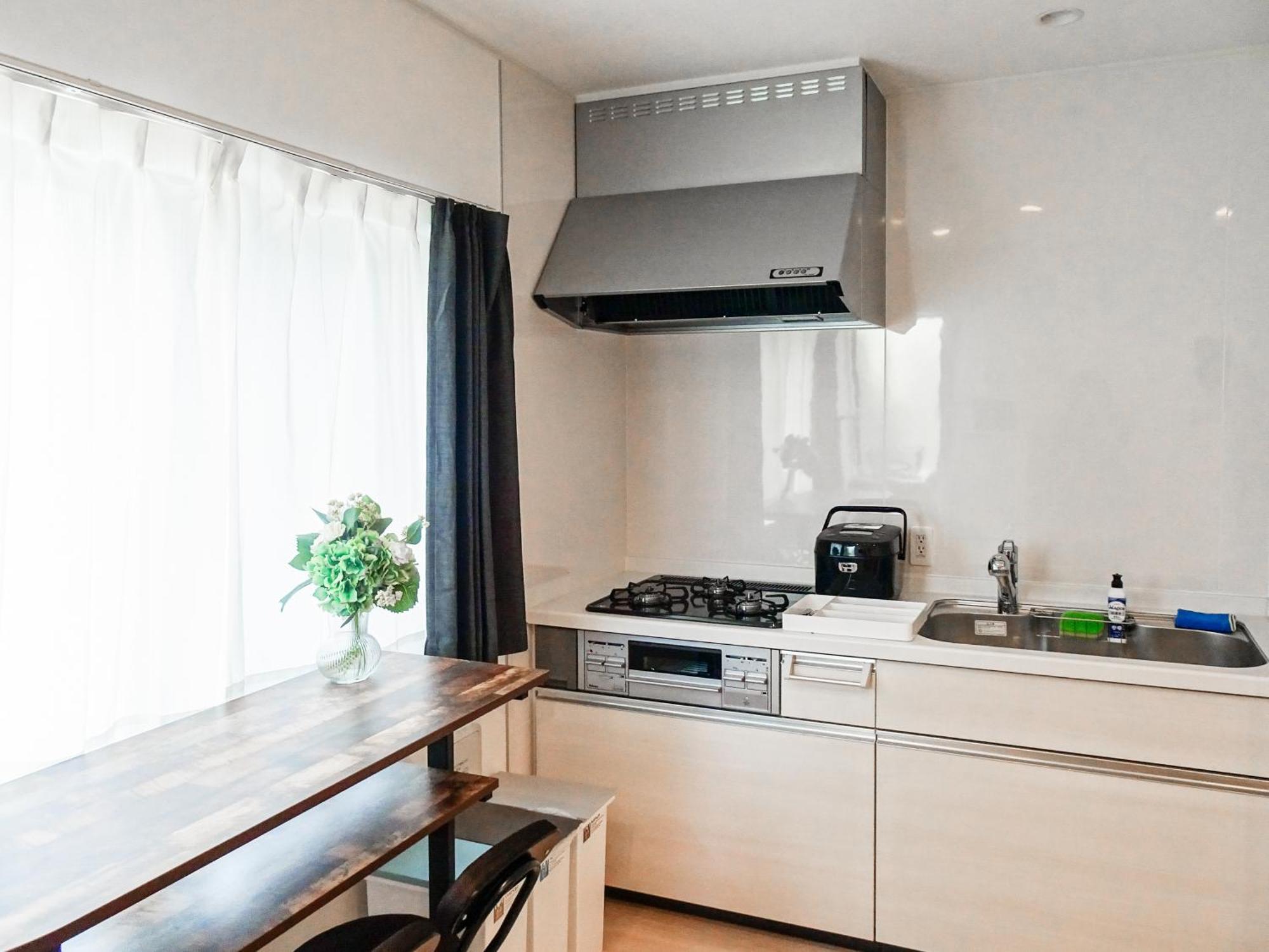 Apartment White Color New Design 5ppl Funny Play House 2ldk