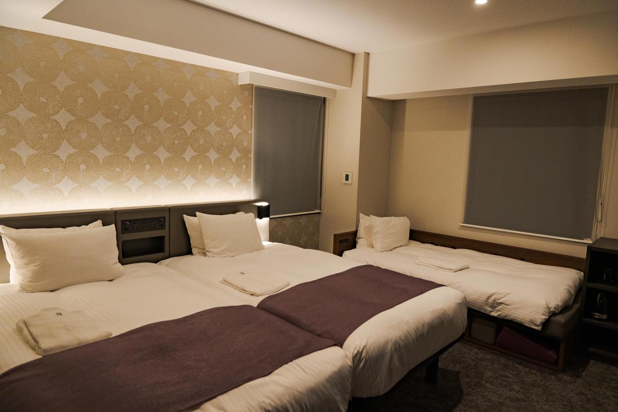 Grids Premium Namba 4*