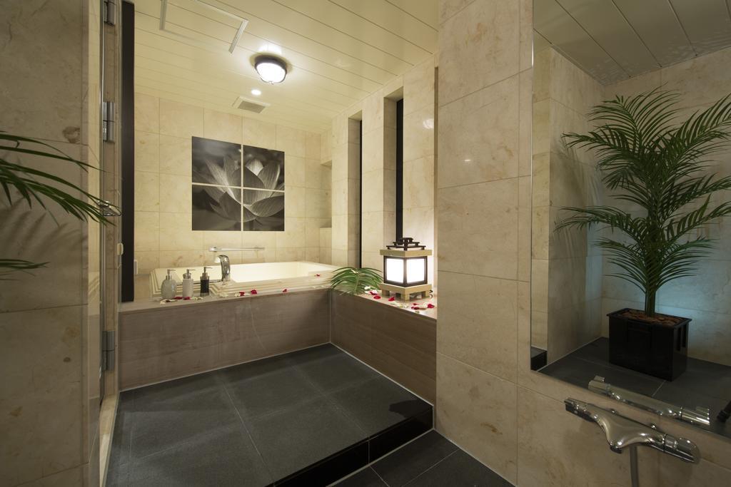 Lhotel