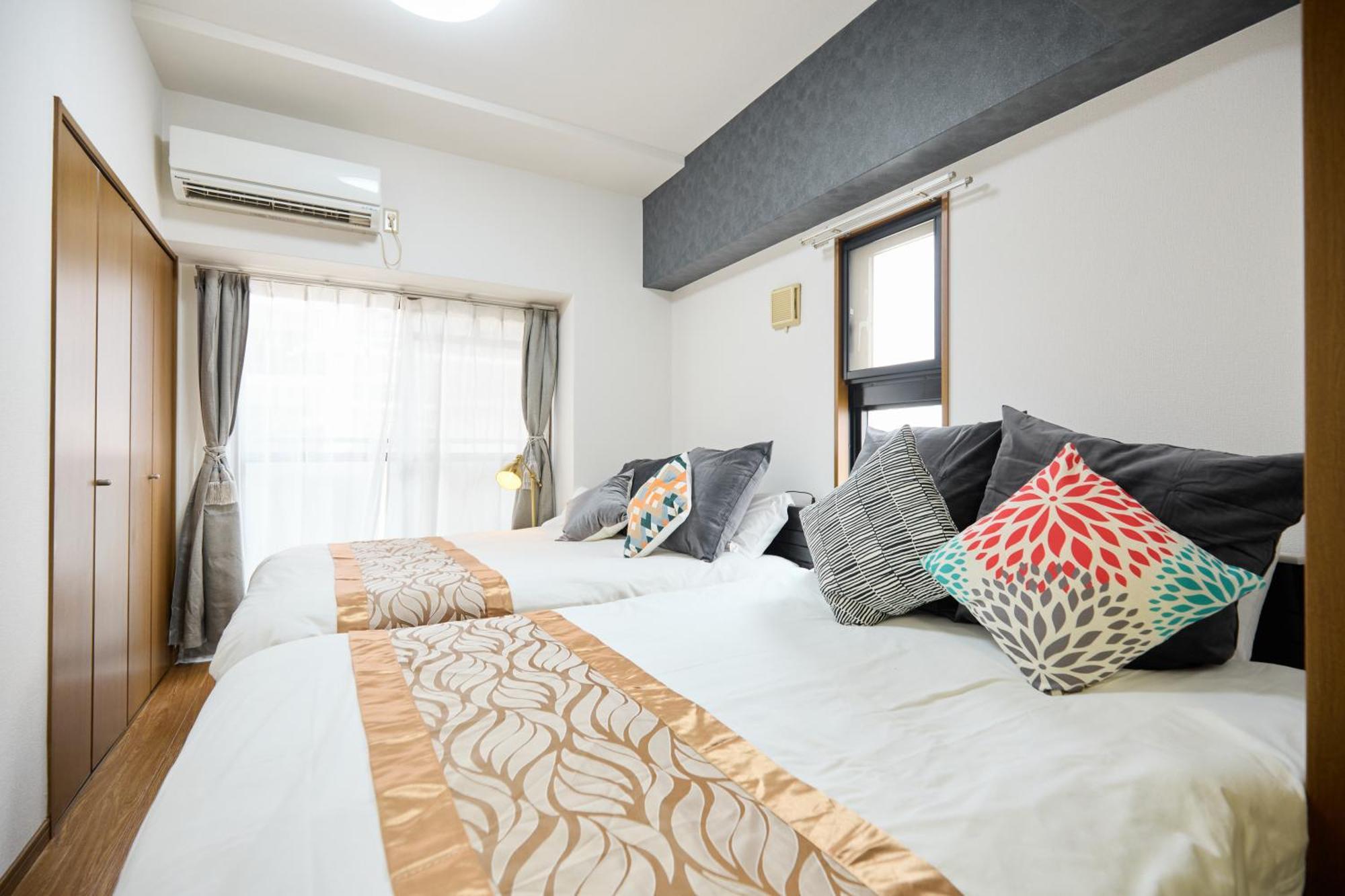 Groundcourt Namba: For Large Groups Apartment