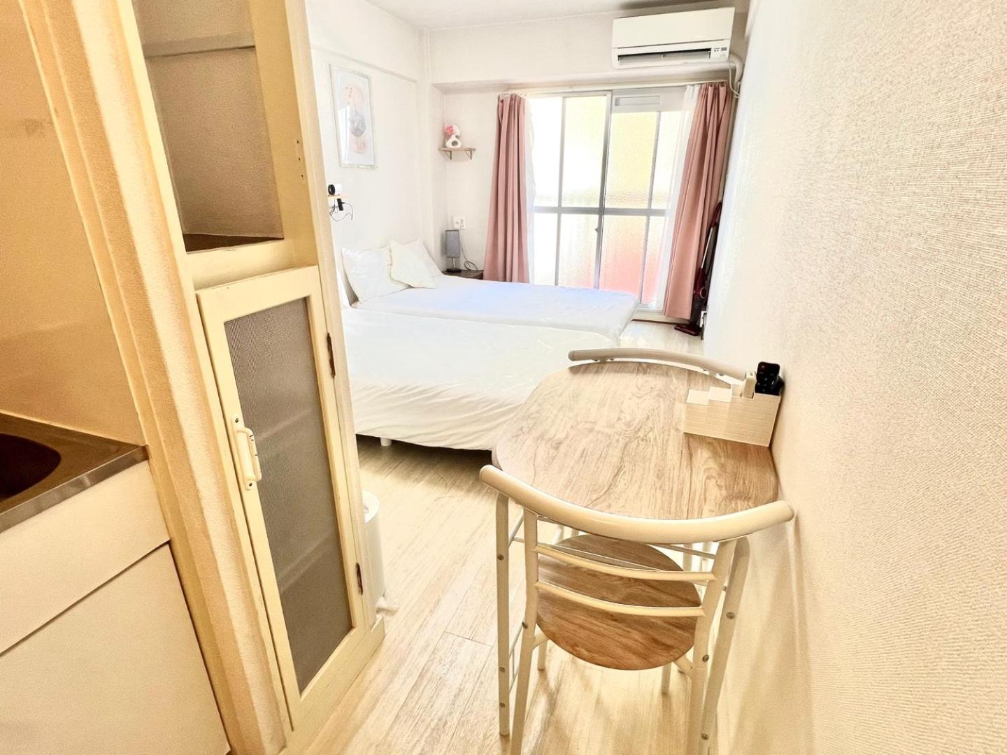 Apartment 4people, Kuromon Market, Near Nankai Nanba Station　glo6002 Osaka