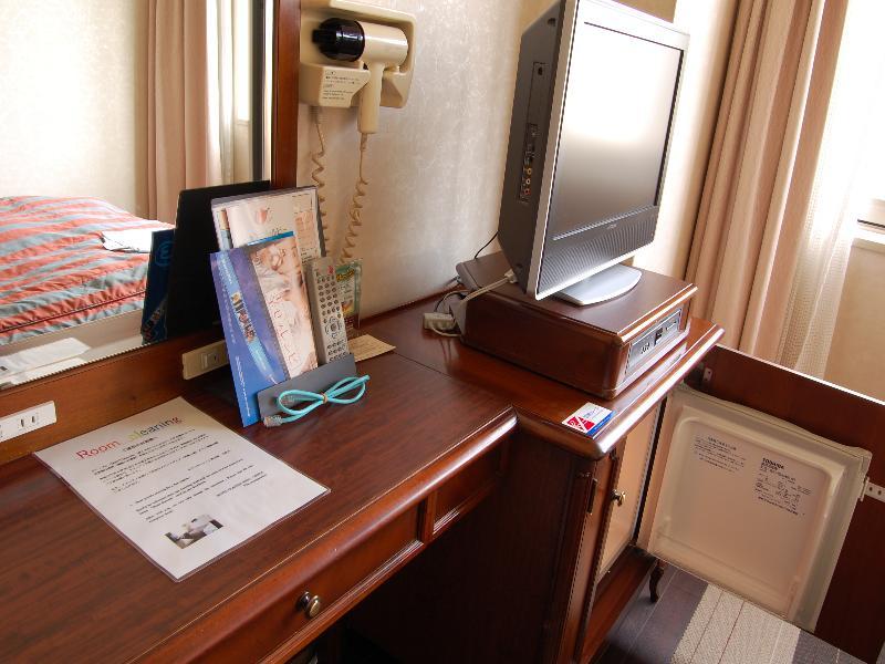 Claiton Shin-osaka Hotel 3*
