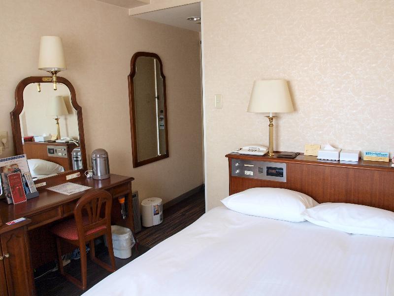 Claiton Shin-osaka Hotel