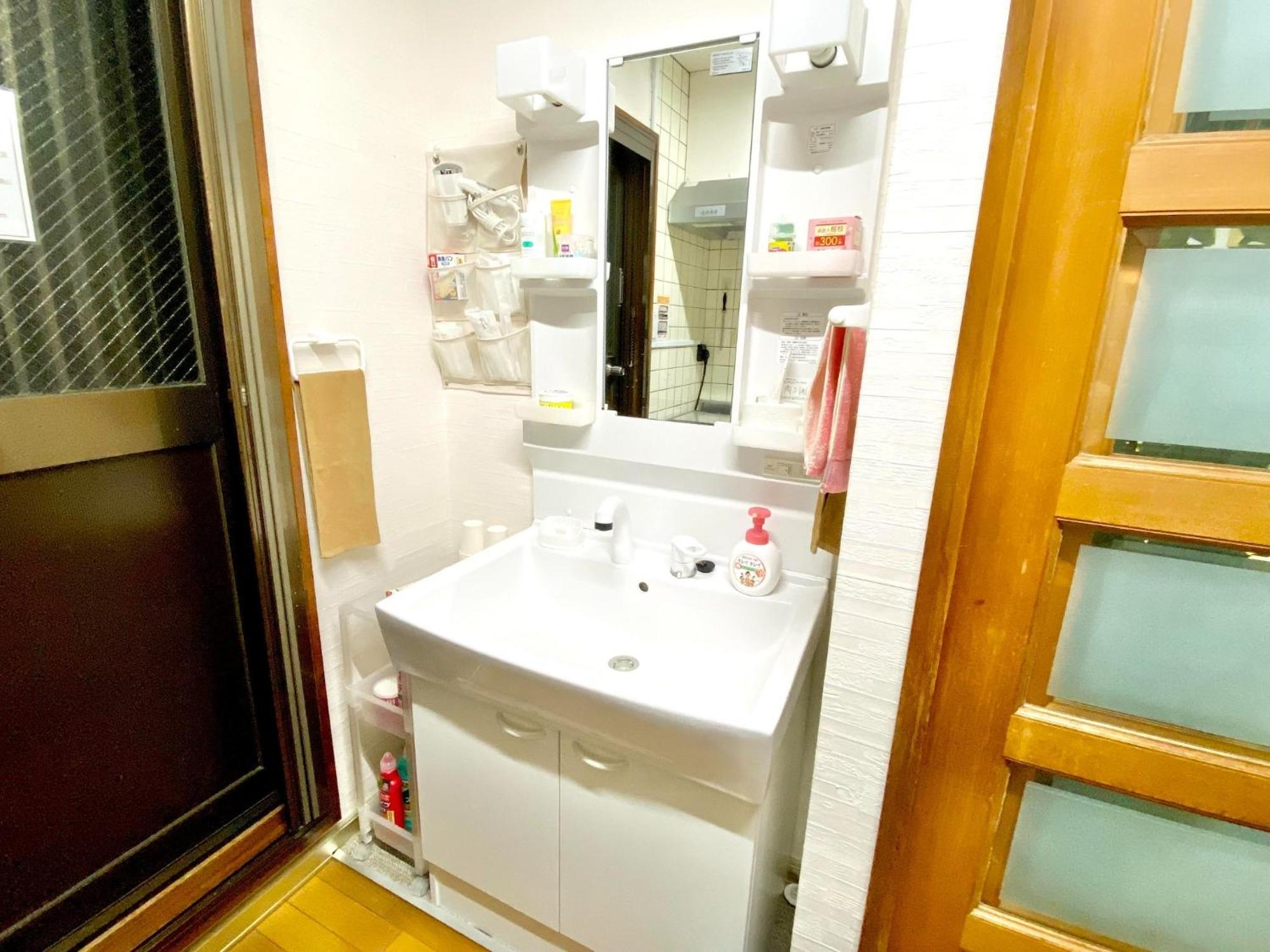 Guest house Reina Tsuruhashi Station - Vacation 16094 Osaka