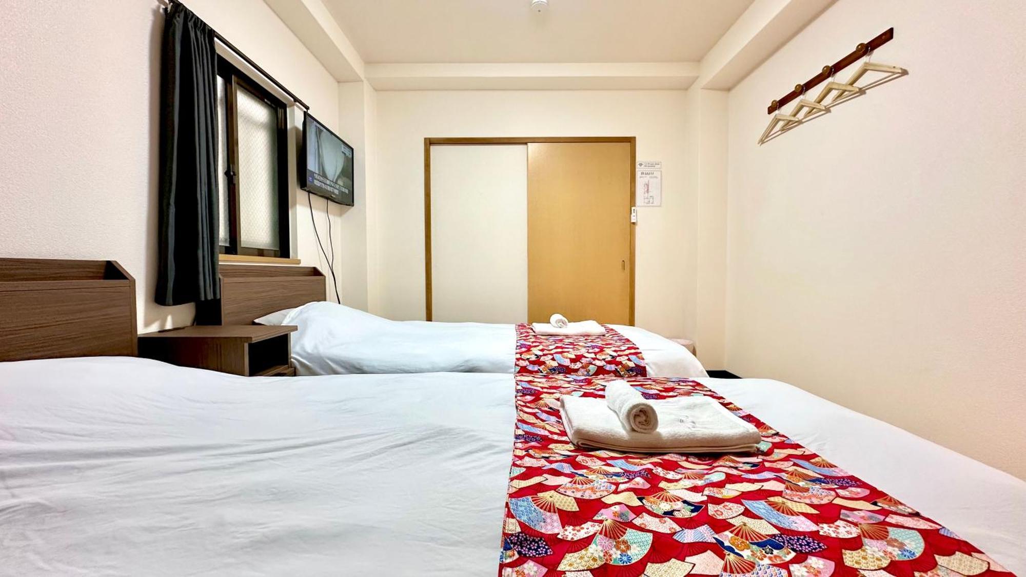 Apartment 101号室花園町駅と萩之茶屋駅各徒歩2分ベット2台専用バスルーム付きな格安民泊