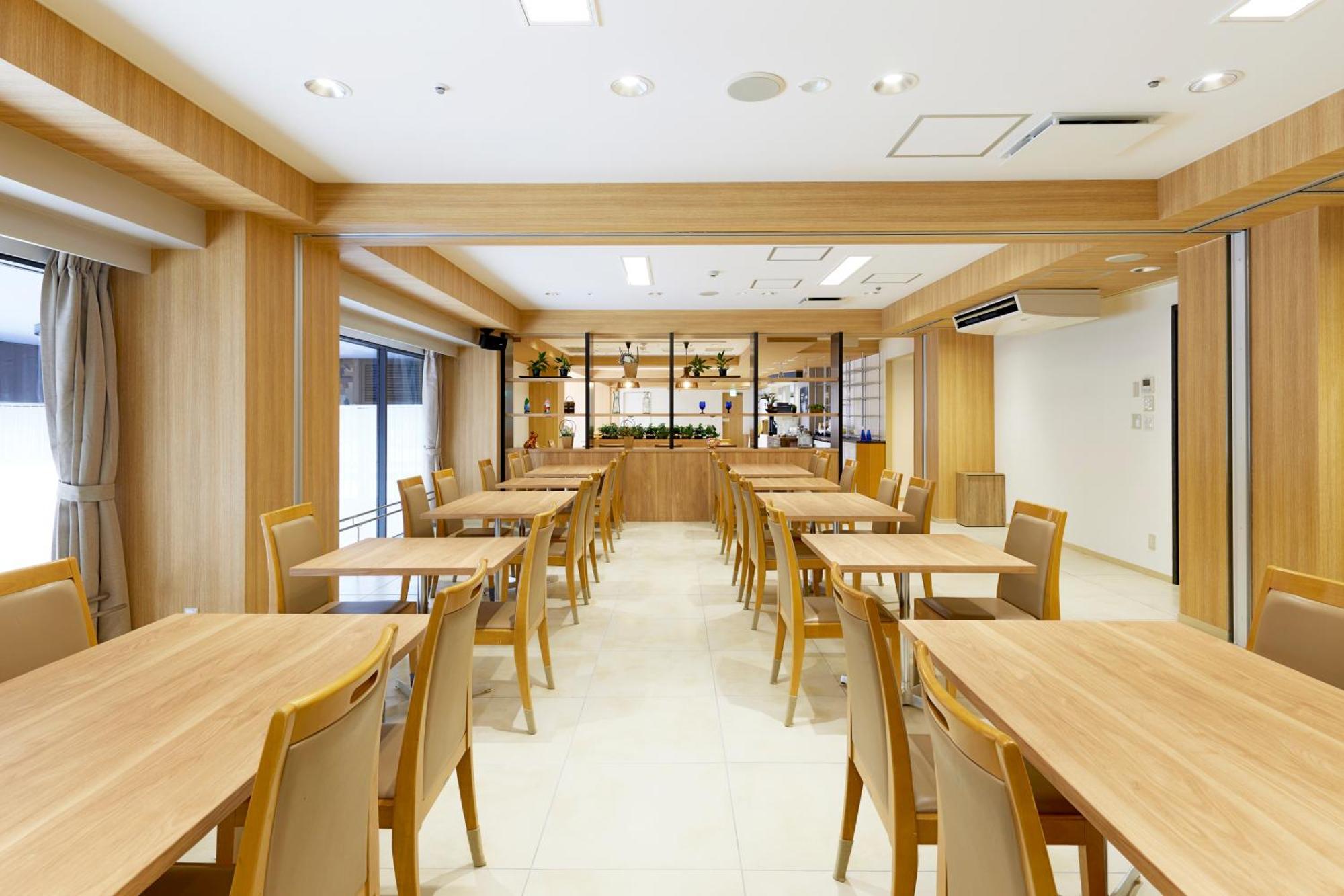 Consort Shin-osaka 4*