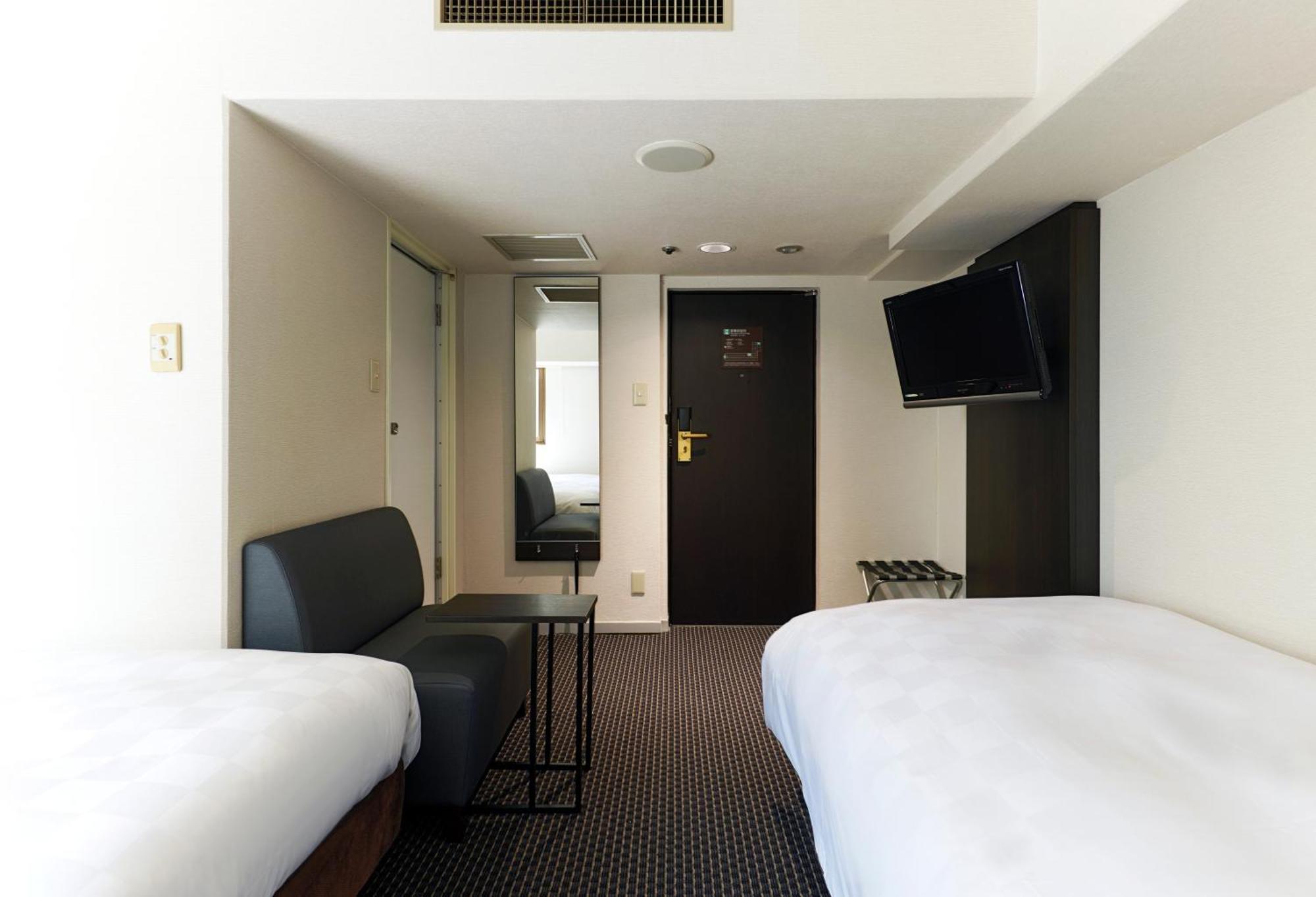 Hotel Consort Shin-osaka 4*