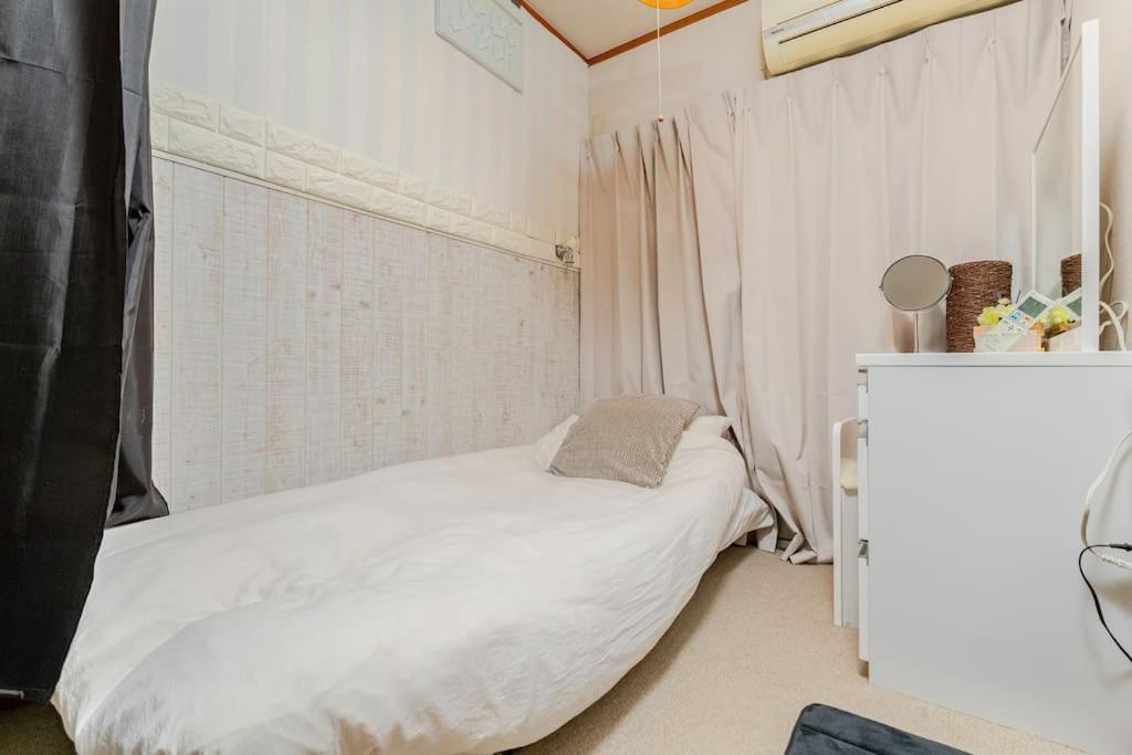 Dotonbori Direct: Traditional With Modern Amenities *