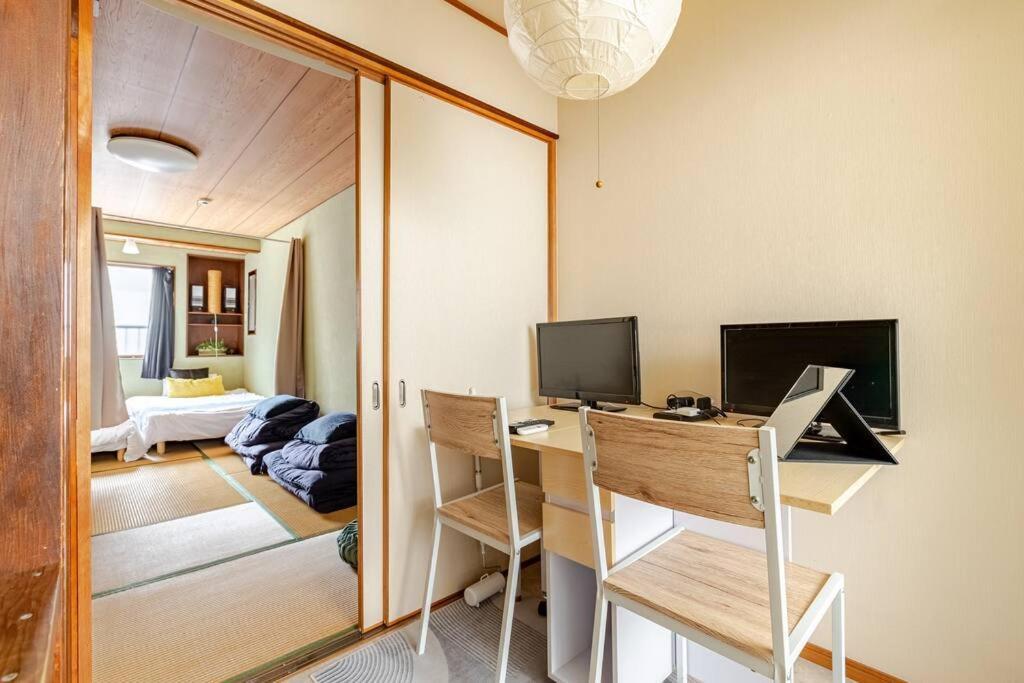 Dotonbori Direct: Traditional With Modern Amenities Villa