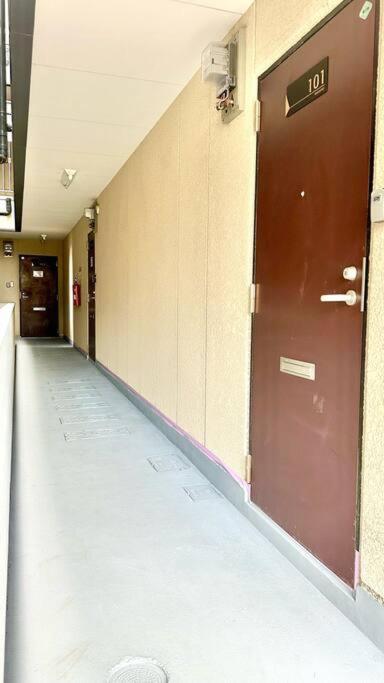 305号室花園町と萩之茶屋駅各2分和室ミニキッチンと専用バスルーム付きアクセス抜群 *