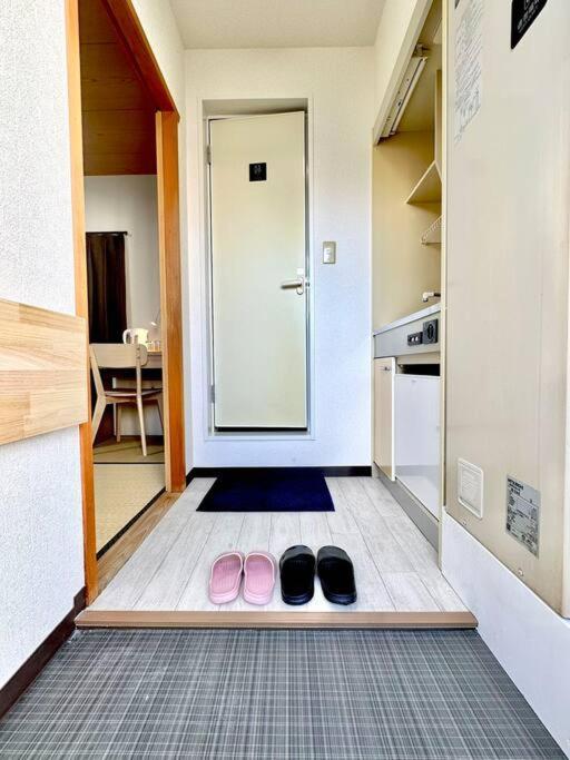 301号室駅2分格安和室民泊専用ミニキッチンとバスルーム付きアクセス抜群 Osaka