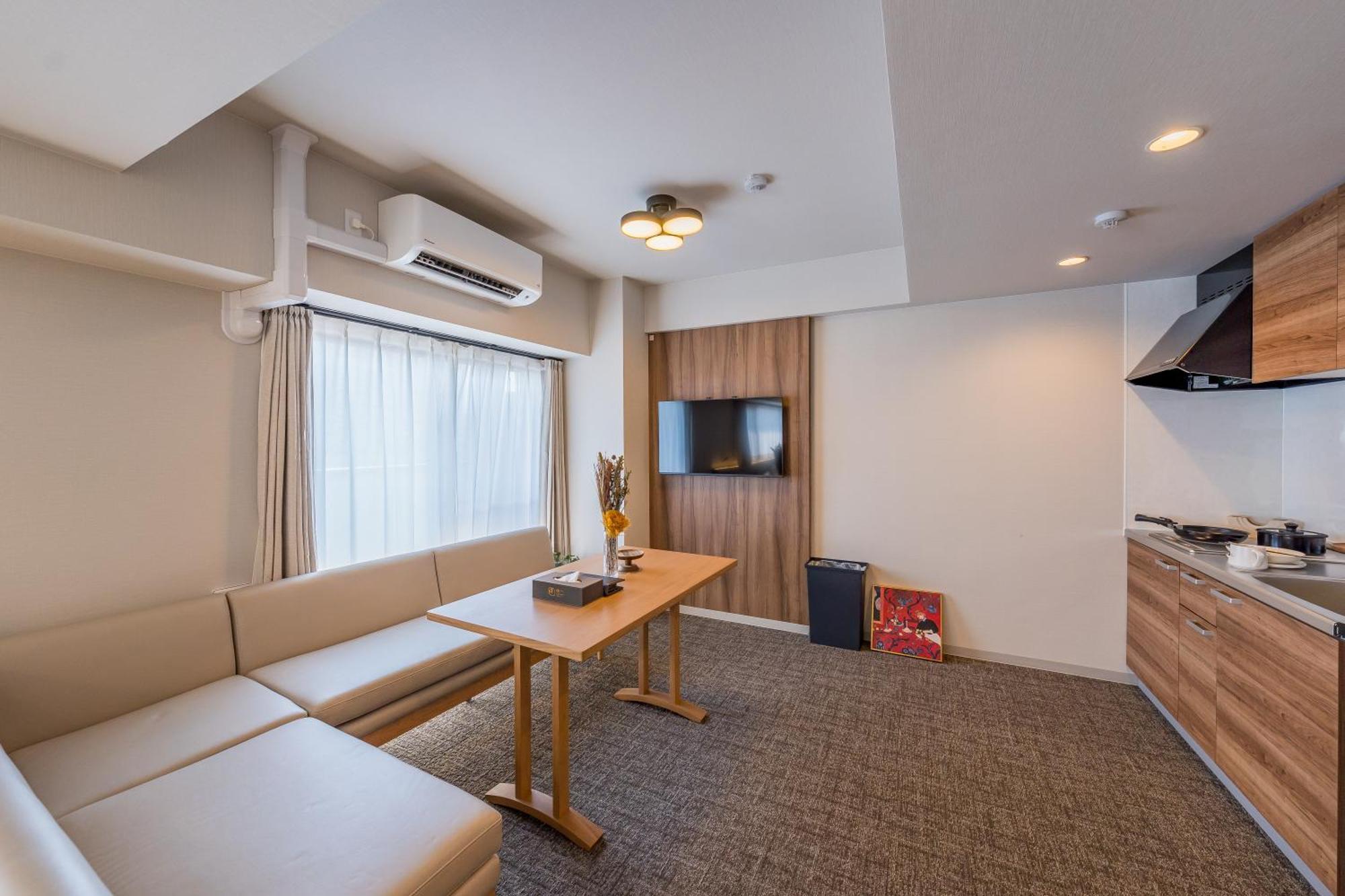 11 Namba Minami Shin-imamiya Ii Apartment