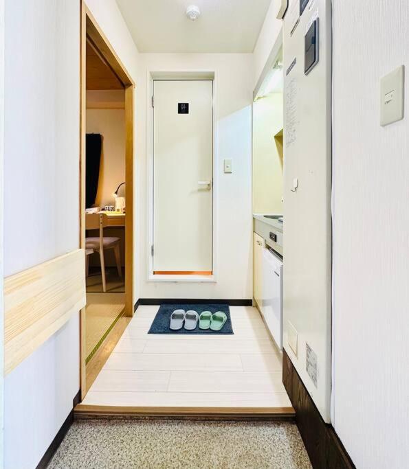 201号室花園町,萩之茶屋駅步行2分専用バスルームアクセス便利 Apartment