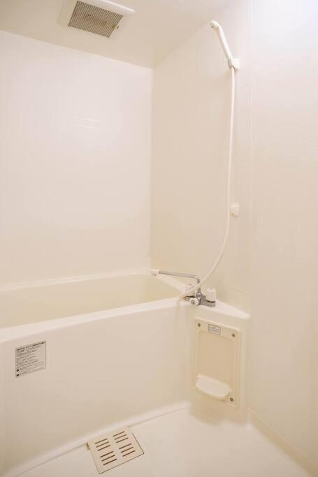 Apartment 黒門市場徒歩5分 通天閣 難波エリア徒歩圏内 トイレと浴室付き まるまる貸切 エレベーター 204