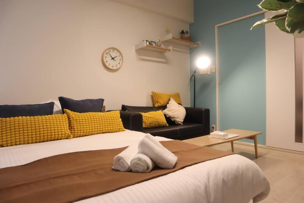 Apartment 黒門市場徒歩5分 通天閣 難波エリア徒歩圏内 トイレと浴室付き まるまる貸切 エレベーター 204 *