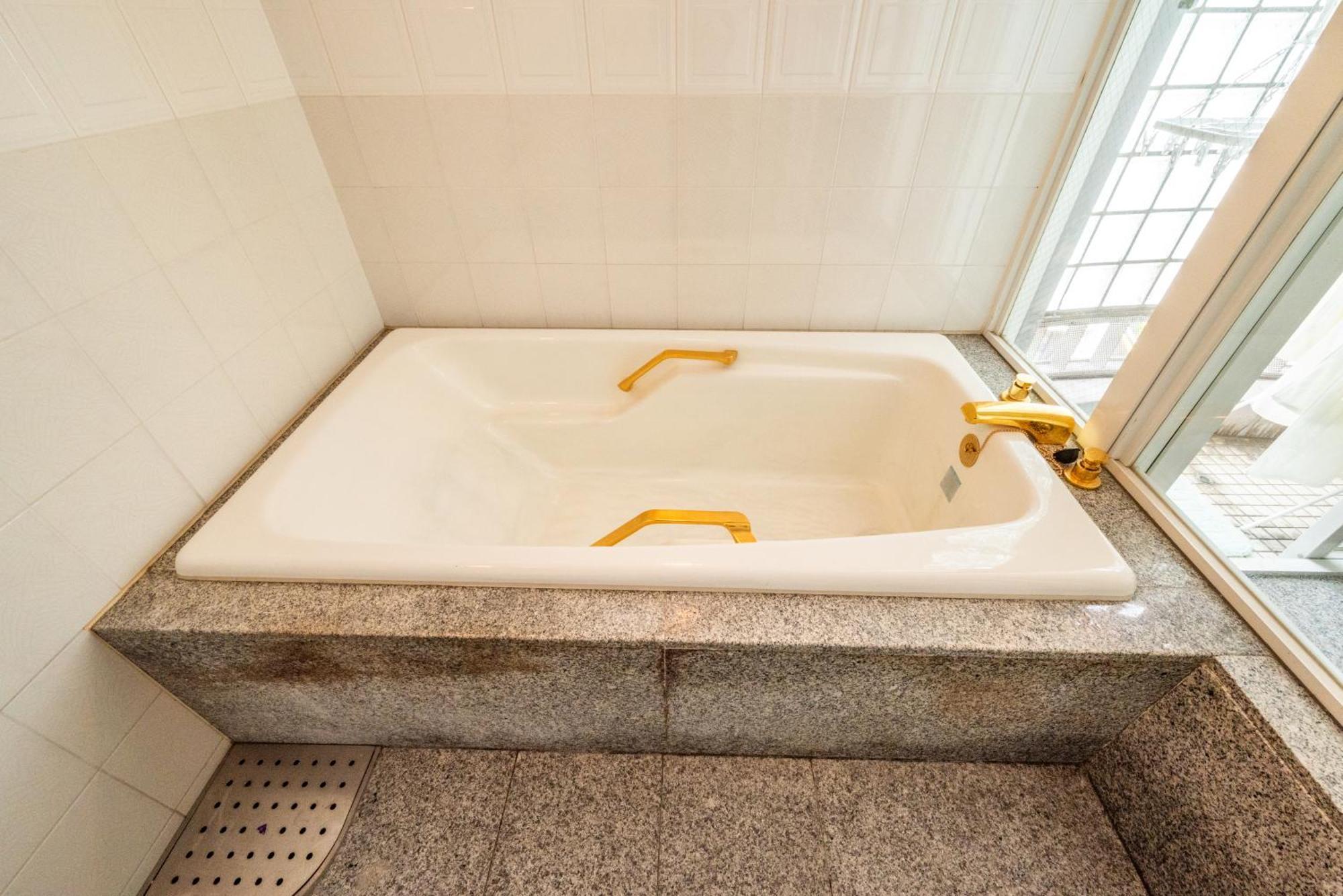 Sweet House 105 Square Meters Of Single Floor Space 15 Minutes On Foot To Shinsaibashi Dotonbori 30 Minutes To Usj 7 Minutes To Umeda *