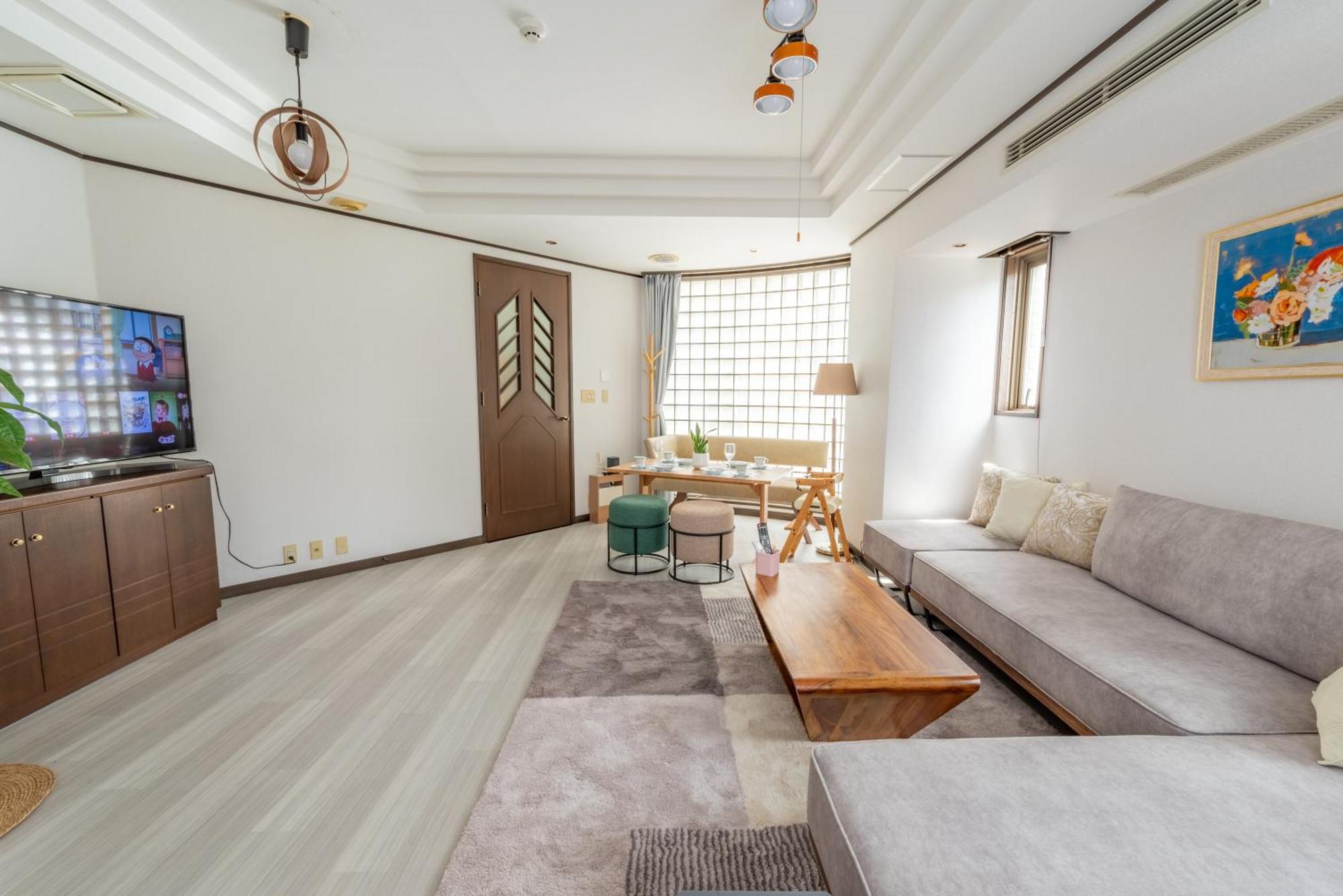 Sweet House 105 Square Meters Of Single Floor Space 15 Minutes On Foot To Shinsaibashi Dotonbori 30 Minutes To Usj 7 Minutes To Umeda Apartment Osaka