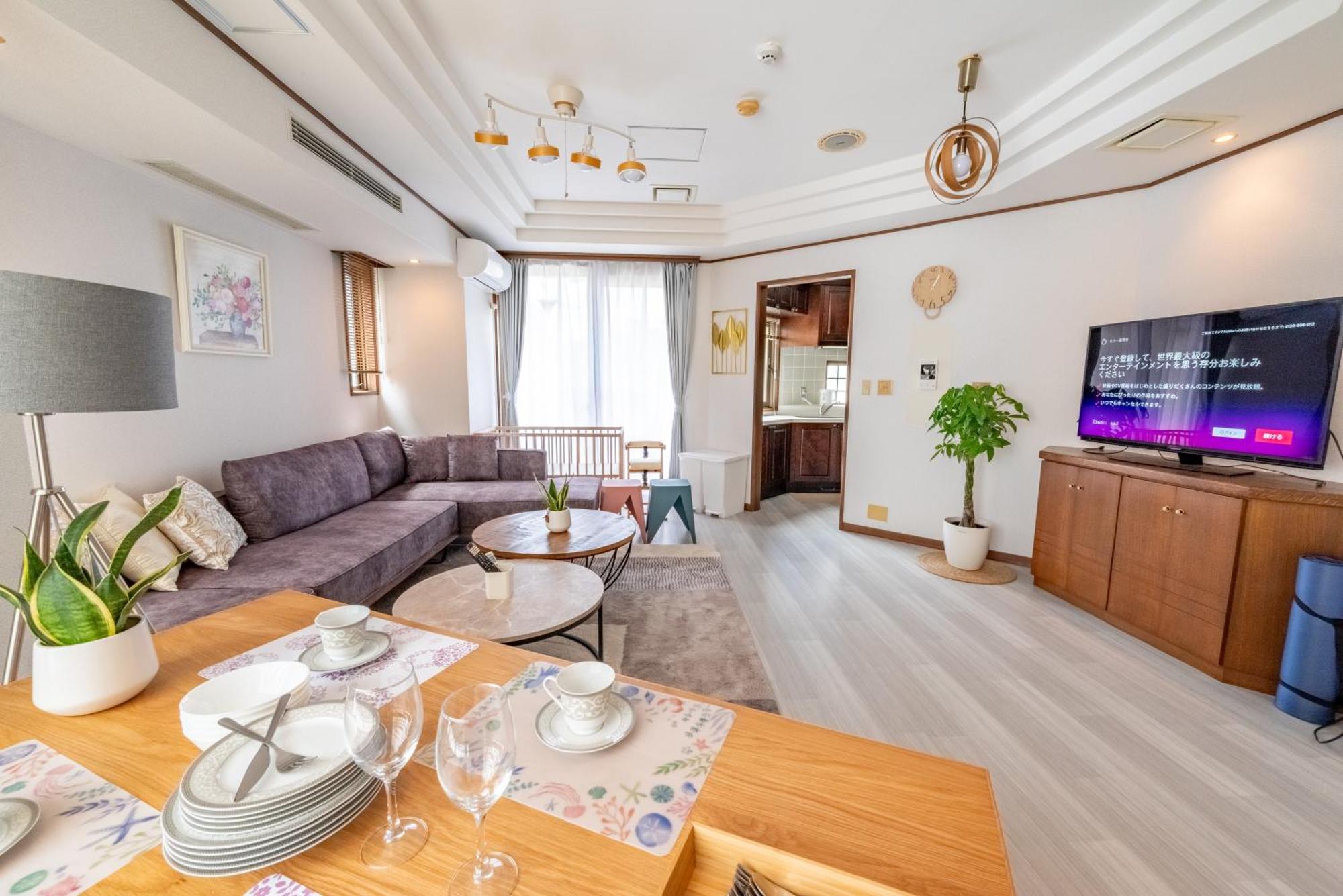 Sweet House 105 Square Meters Of Single Floor Space 15 Minutes On Foot To Shinsaibashi Dotonbori 30 Minutes To Usj 7 Minutes To Umeda *