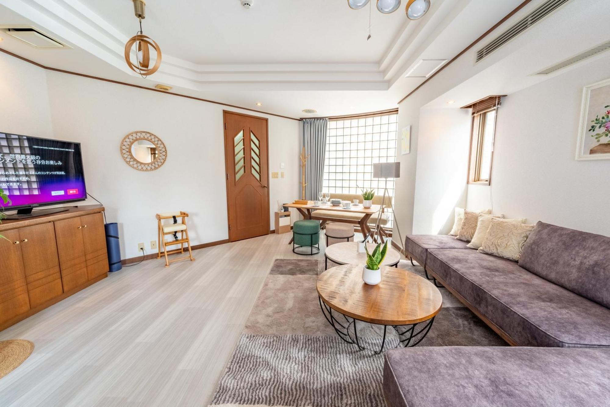 Sweet House 105 Square Meters Of Single Floor Space 15 Minutes On Foot To Shinsaibashi Dotonbori 30 Minutes To Usj 7 Minutes To Umeda Osaka
