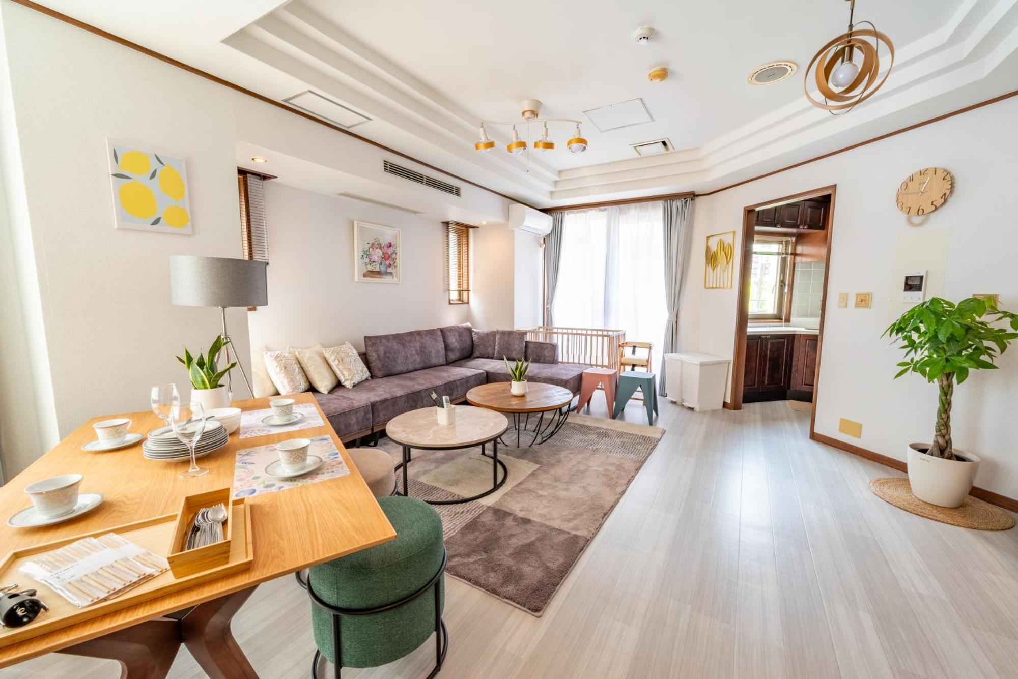 Sweet House 105 Square Meters Of Single Floor Space 15 Minutes On Foot To Shinsaibashi Dotonbori 30 Minutes To Usj 7 Minutes To Umeda Osaka