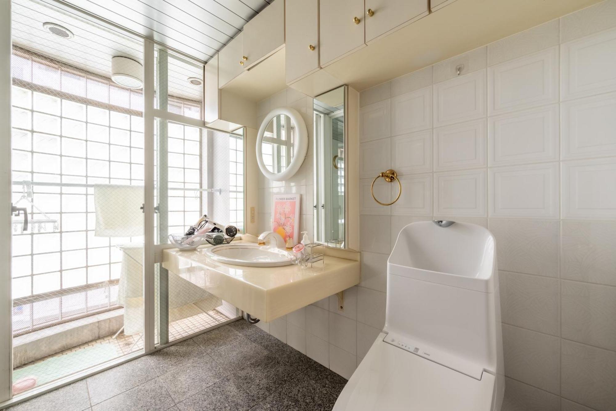 Sweet House 105 Square Meters Of Single Floor Space 15 Minutes On Foot To Shinsaibashi Dotonbori 30 Minutes To Usj 7 Minutes To Umeda Apartment
