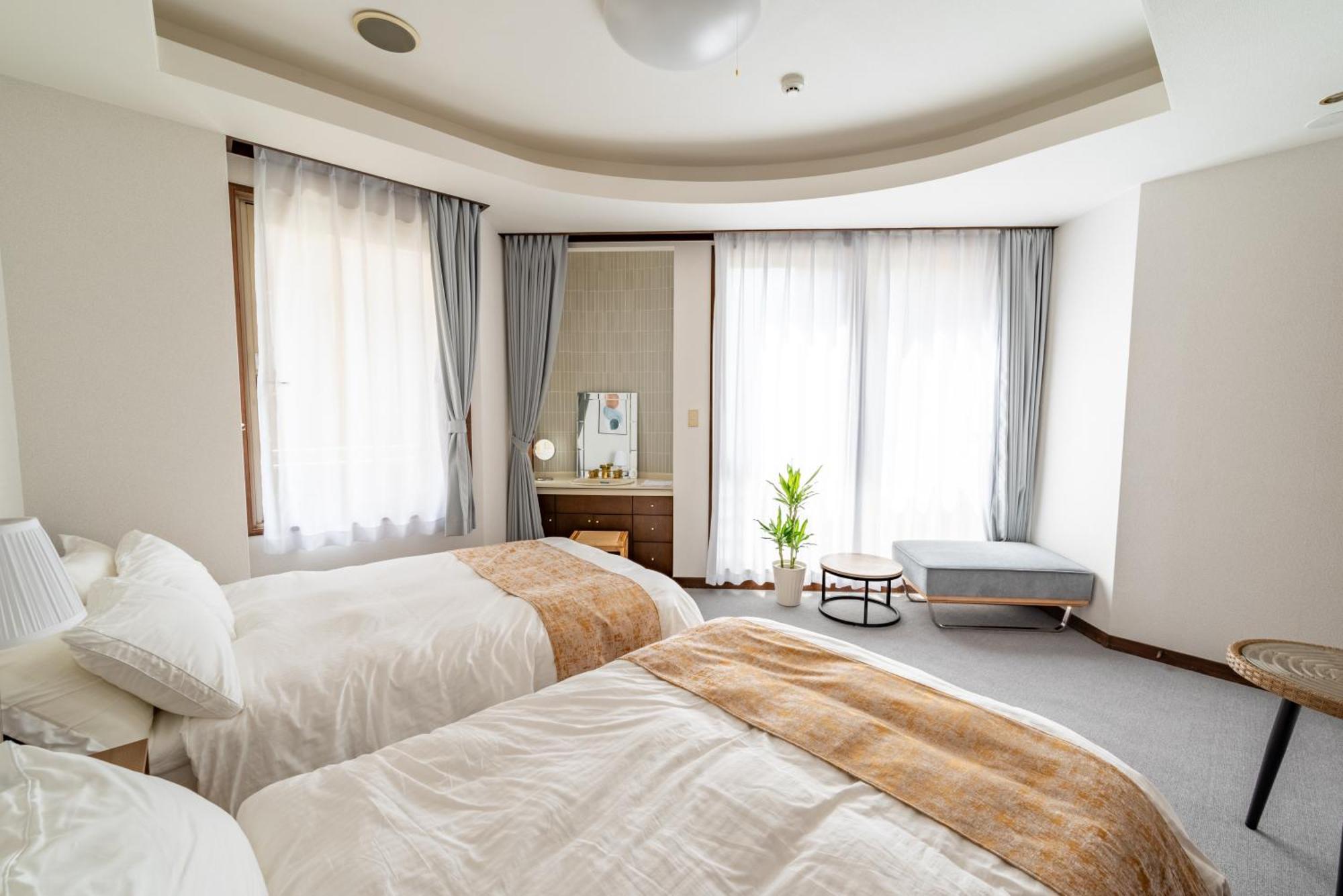 Sweet House 105 Square Meters Of Single Floor Space 15 Minutes On Foot To Shinsaibashi Dotonbori 30 Minutes To Usj 7 Minutes To Umeda * Osaka