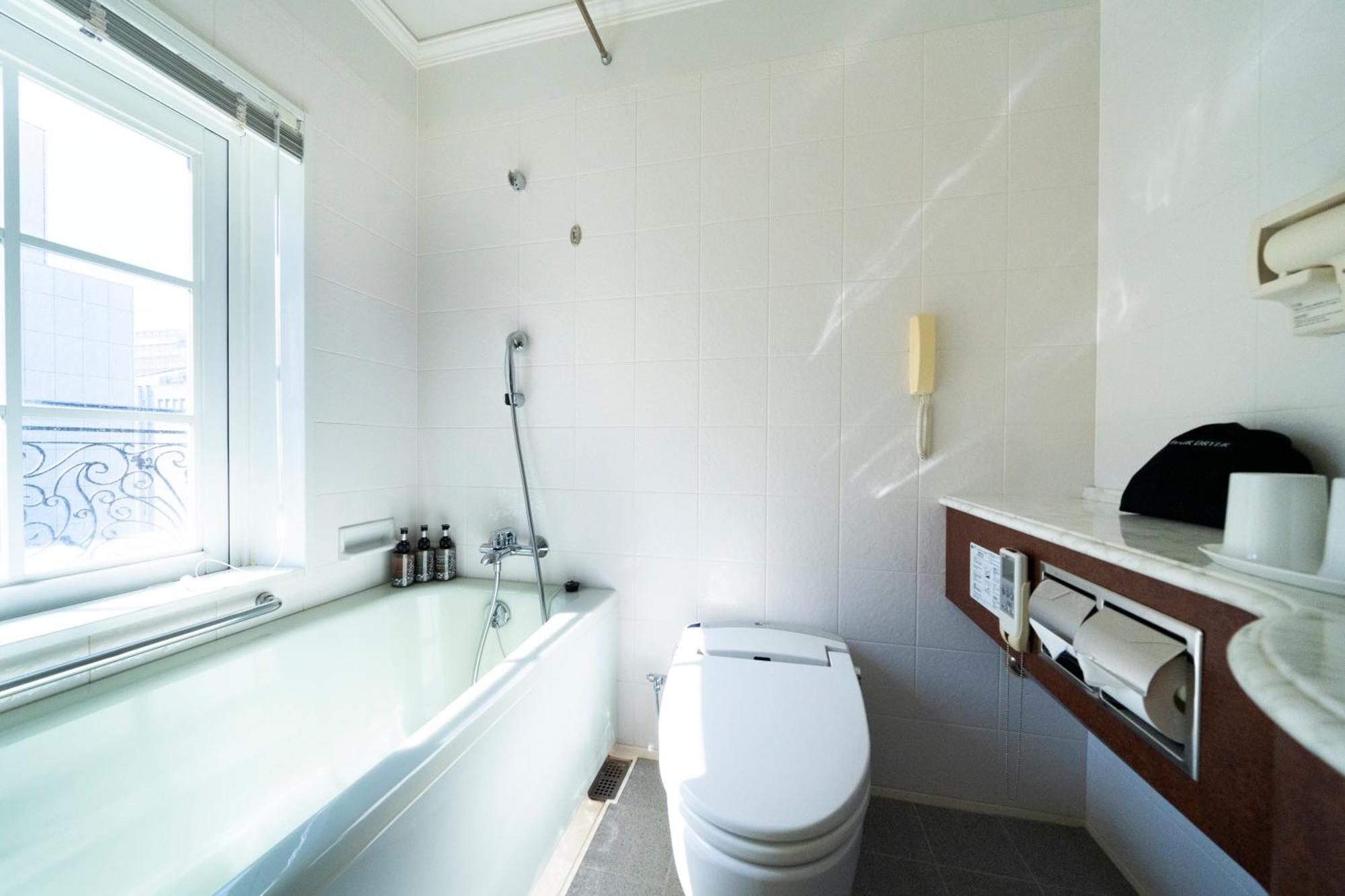 Koko Shinsaibashi Hotel 4*