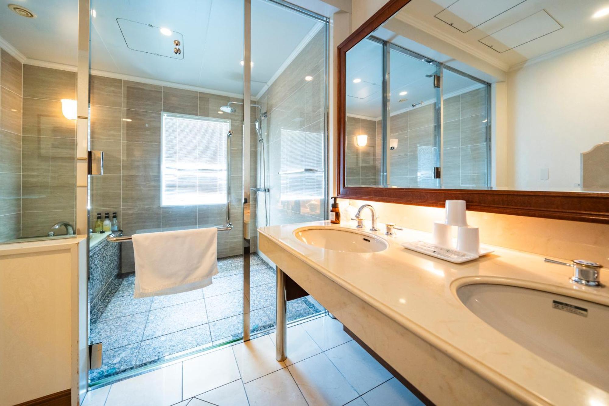 Koko Shinsaibashi Hotel 4*