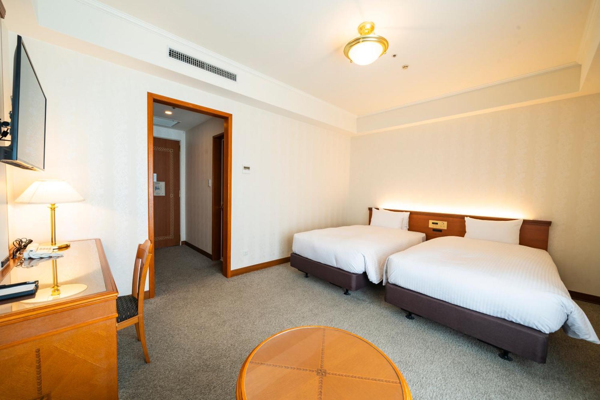 Koko Shinsaibashi Hotel 4*