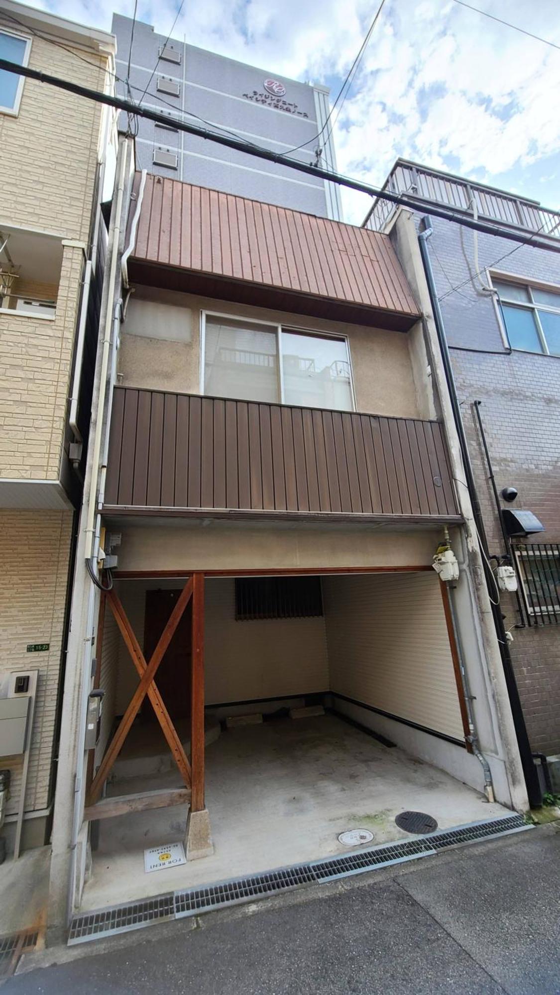 Nishi-kujo Detached House/ Nq1 Apartment