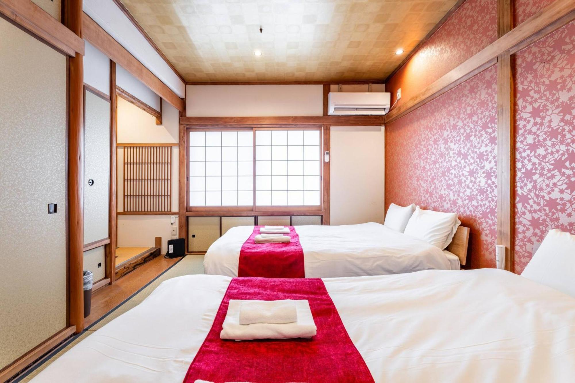 Nishi-kujo Detached House/ Nq1 Apartment Osaka