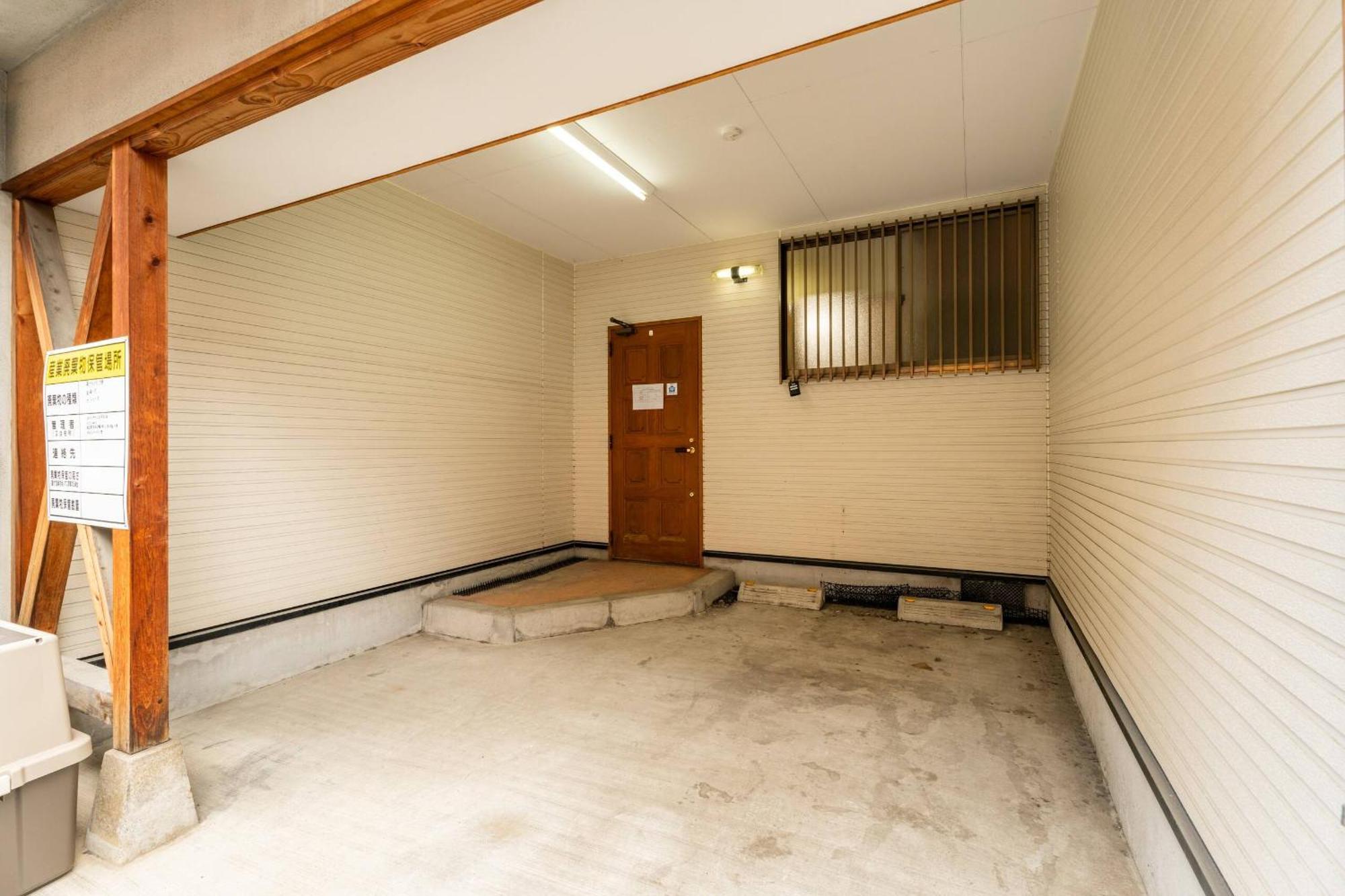 Apartment Nishi-kujo Detached House/ Nq1
