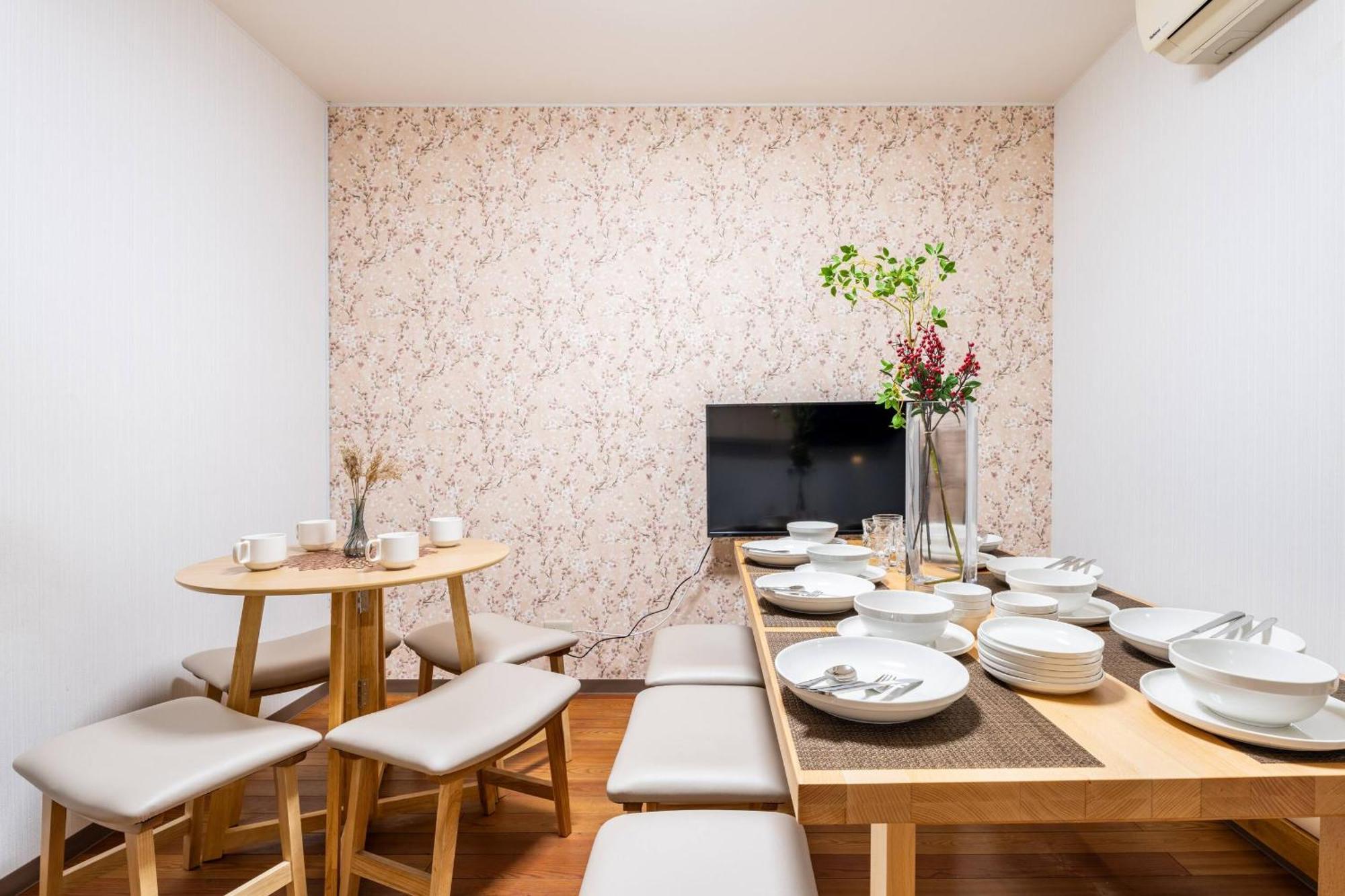 Nishi-kujo Detached House/ Nq1 Apartment
