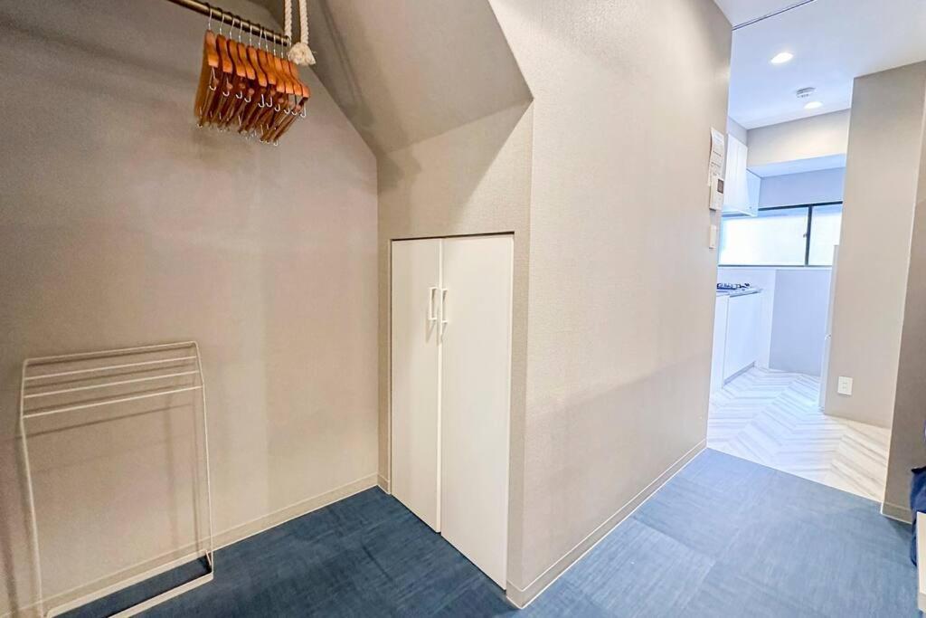 西九条 Guest House! Usjまで電車で5分!西九条駅徒歩3分!最大10人宿泊可能!デザイナーズハウス!2階建て一軒家貸切 Villa