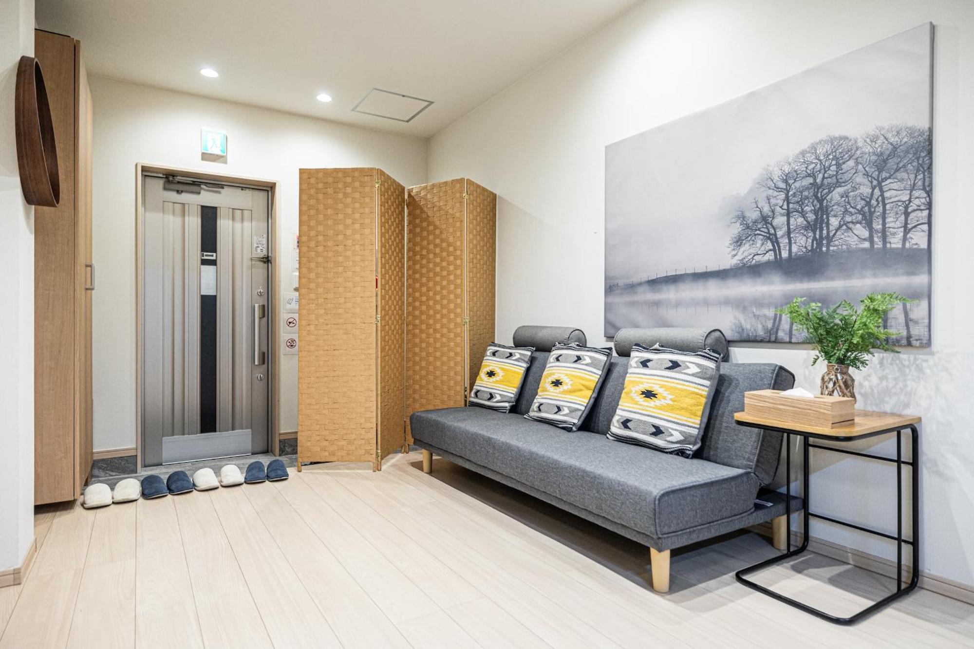Pousada Sumiyoshi Mery: Traditional Townhouse Near Sumiyoshi Shrine Osaka