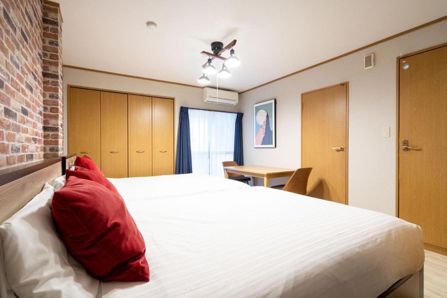 Apartment House Honkan *